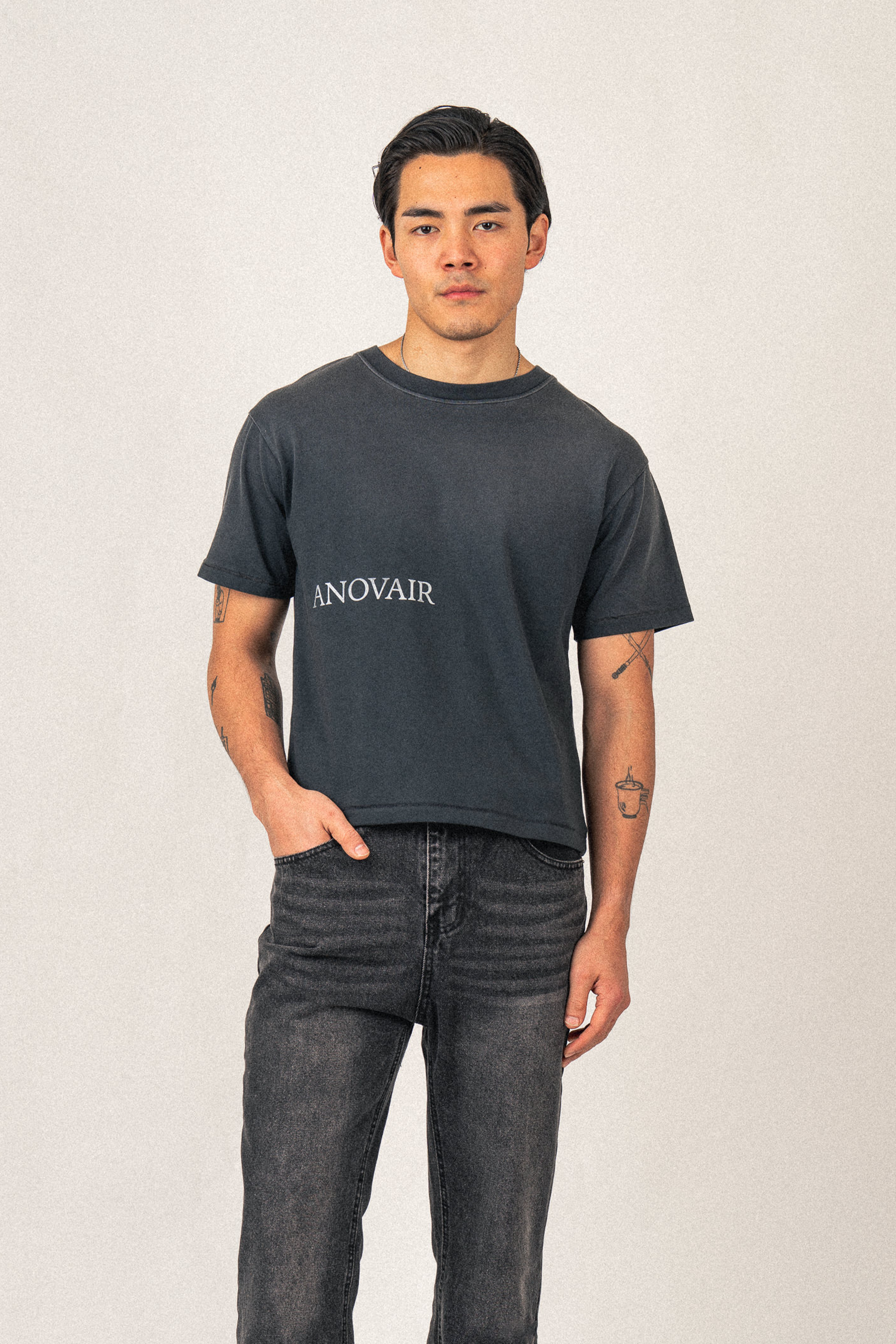 Essential T-shirt | Vintage Black