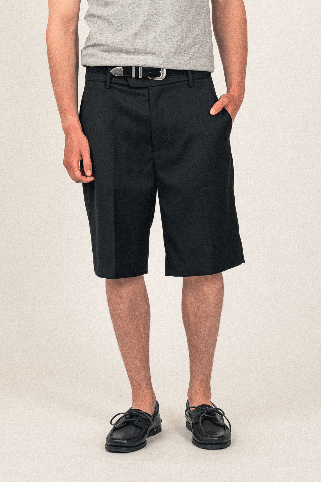 Relaxed Pleated Shorts | Black - Anovair