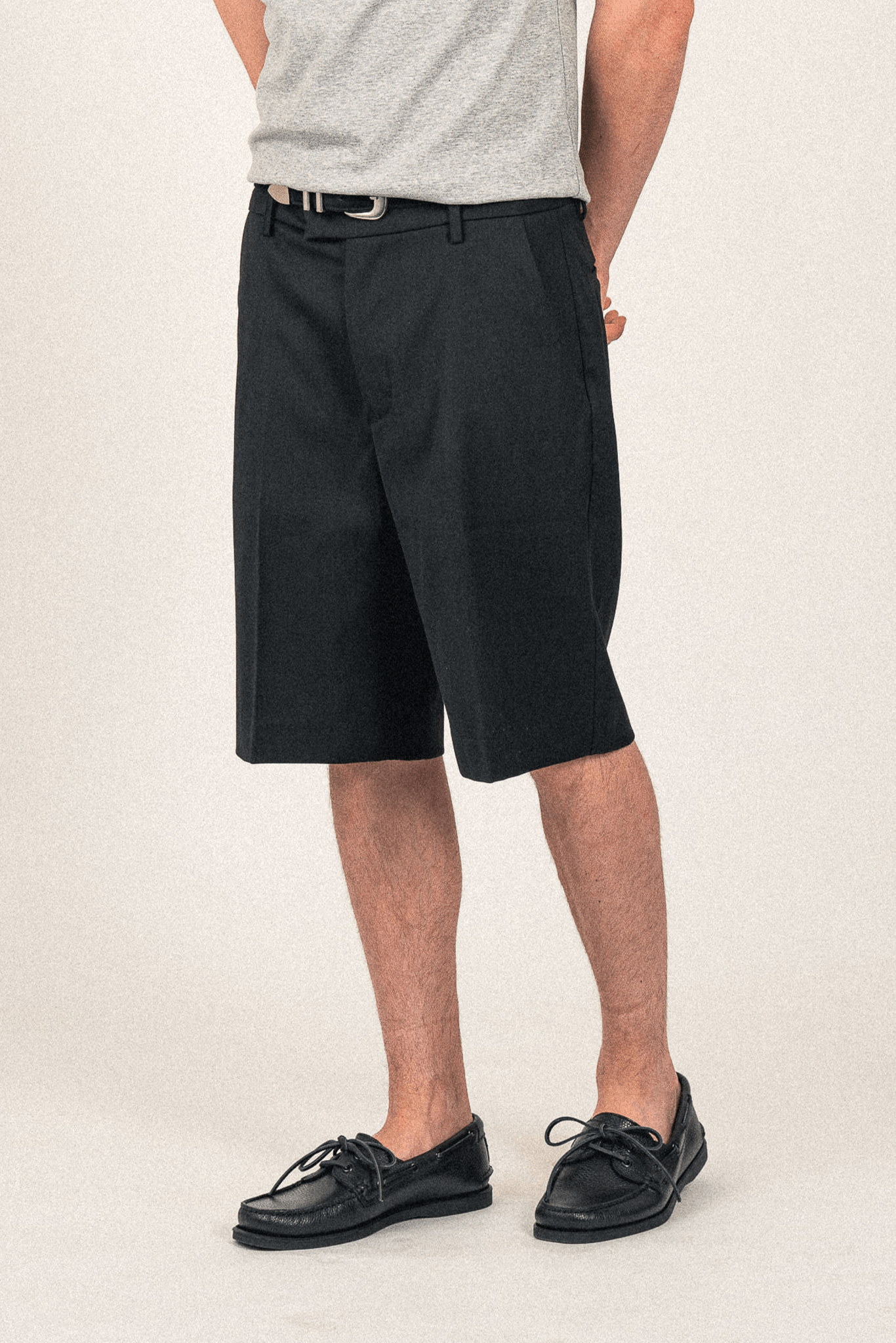 Relaxed Pleated Shorts | Black - Anovair