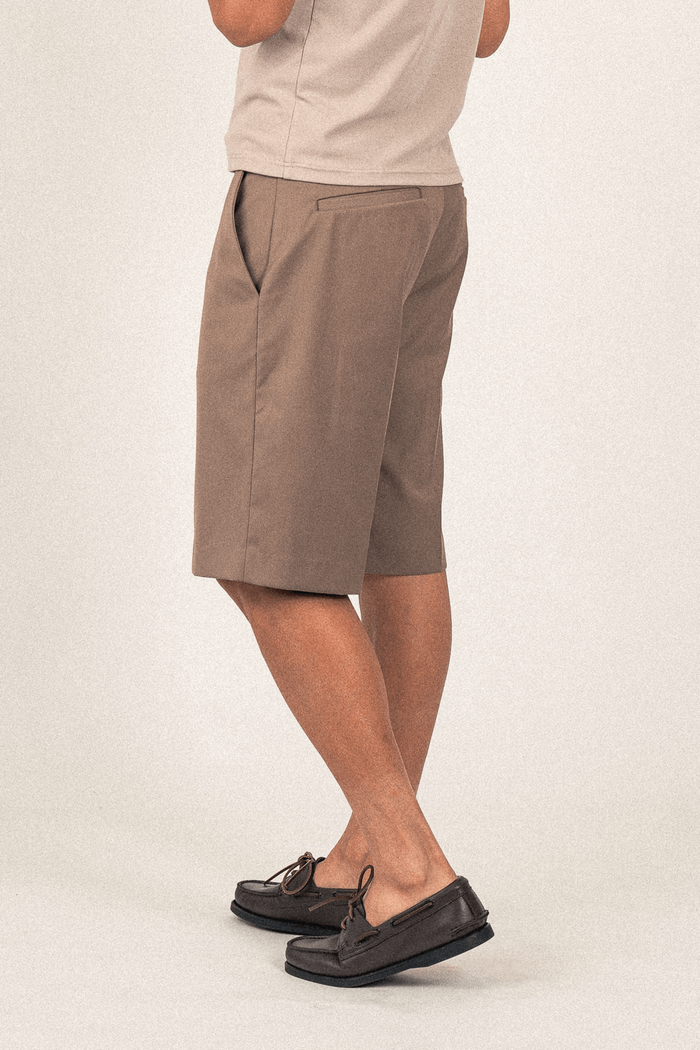 Relaxed Pleated Shorts | Light Brown - Anovair