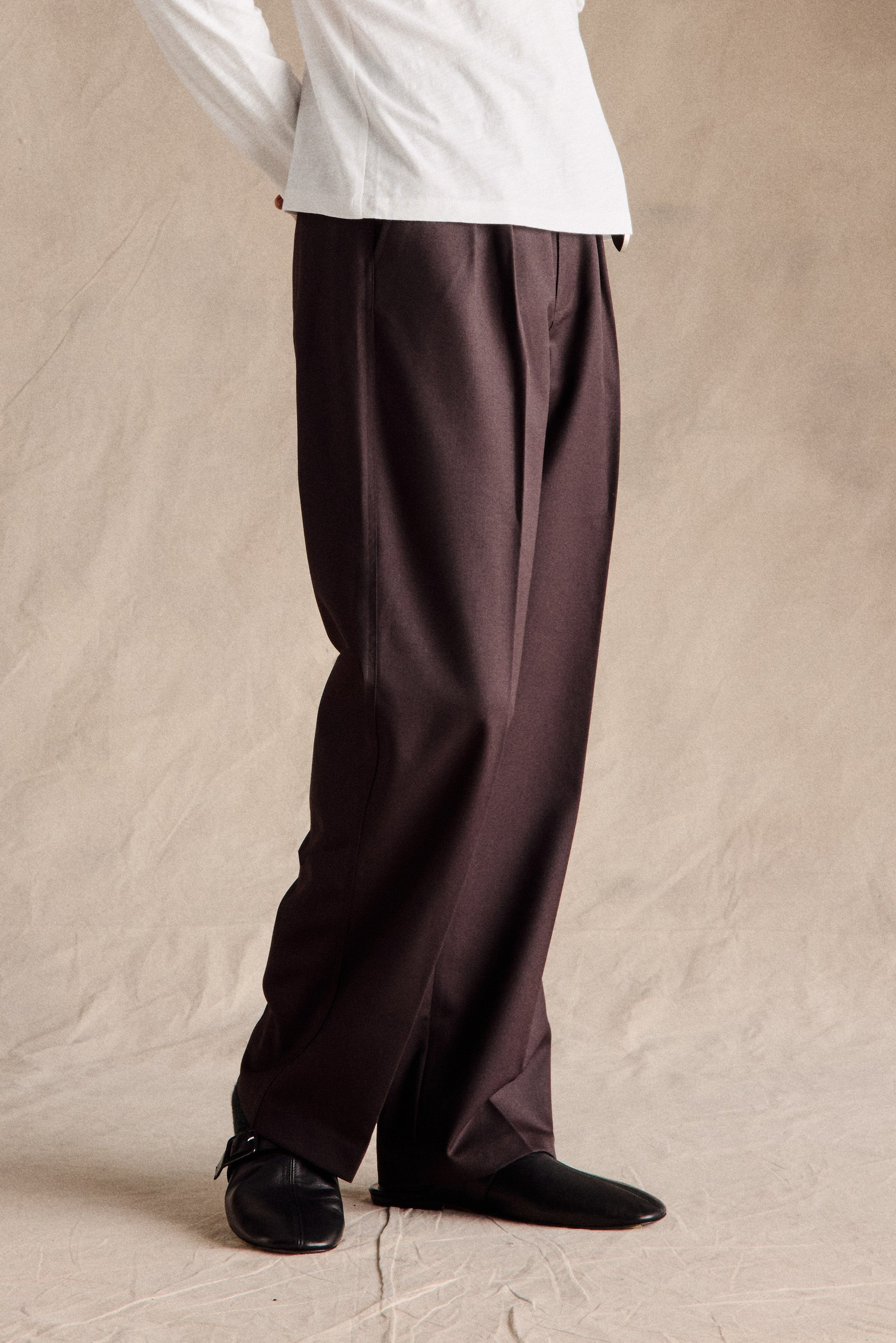 Manhattan Pleated Trousers | Dark Brown – Anovair