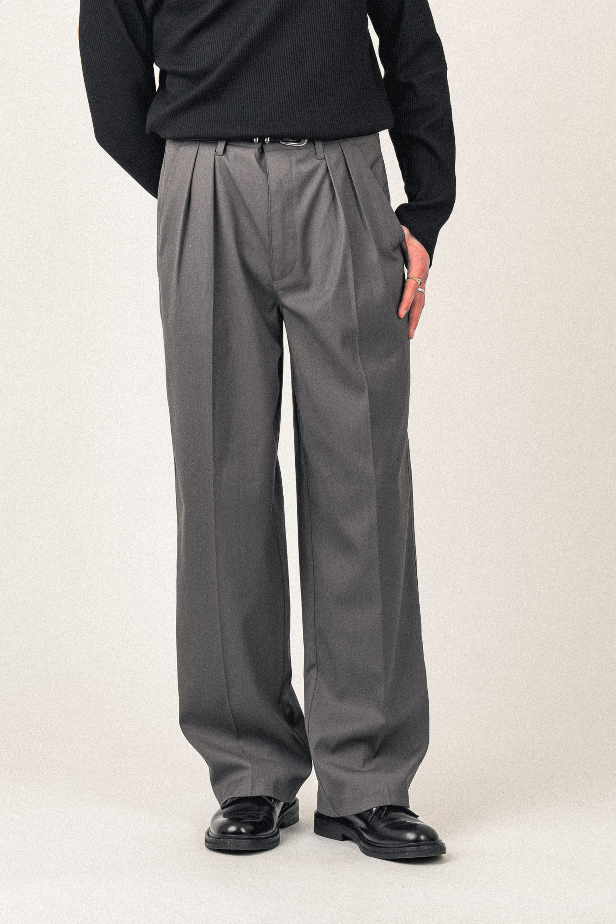 Relaxed Pleated Trousers | Dark Grey