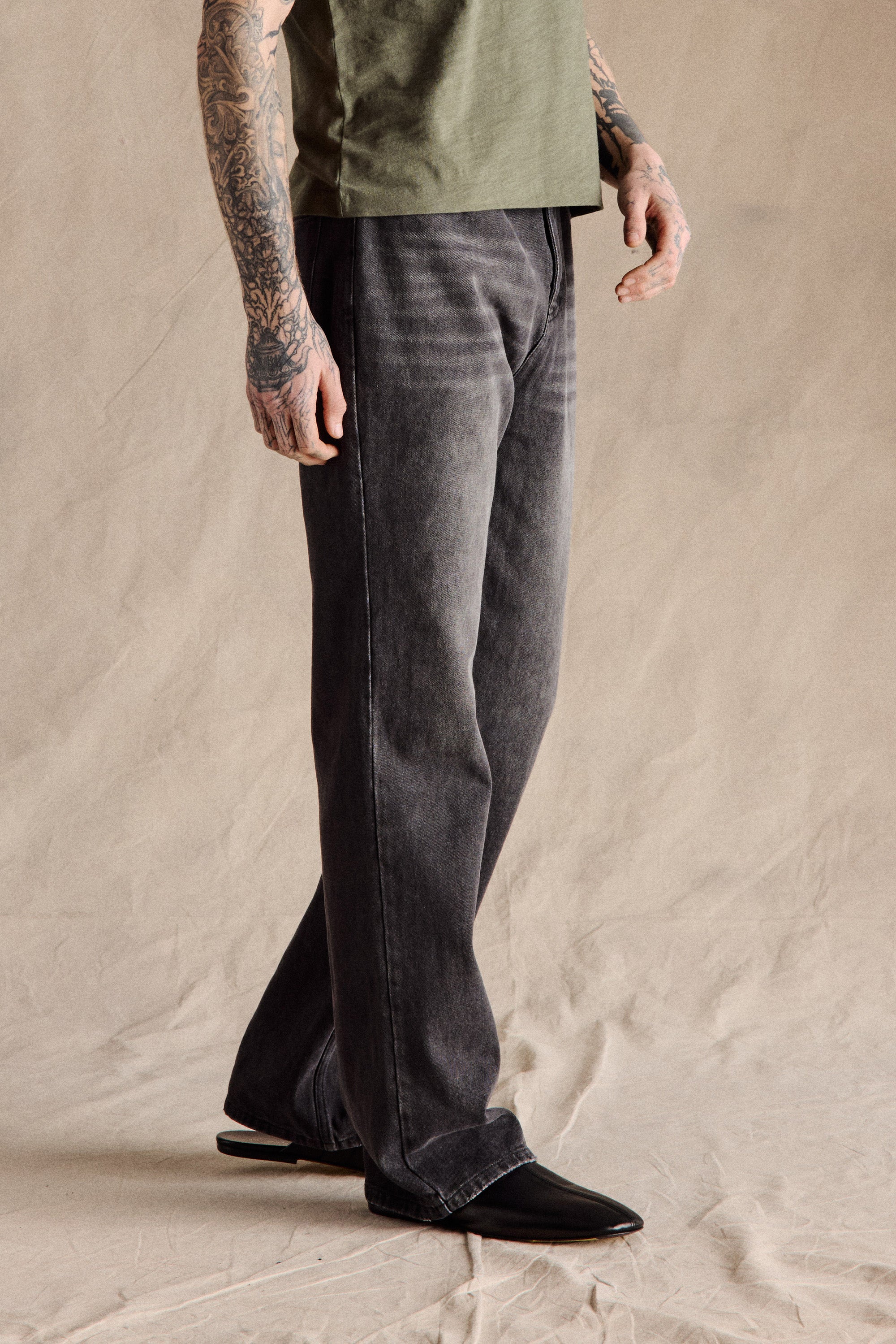Carol Relaxed Straight Leg Jeans | Charcoal – Anovair