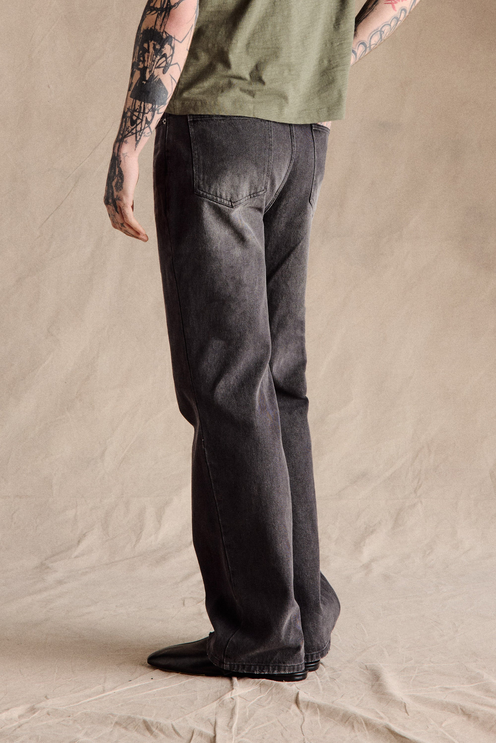 Carol Relaxed Straight Leg Jeans | Charcoal – Anovair