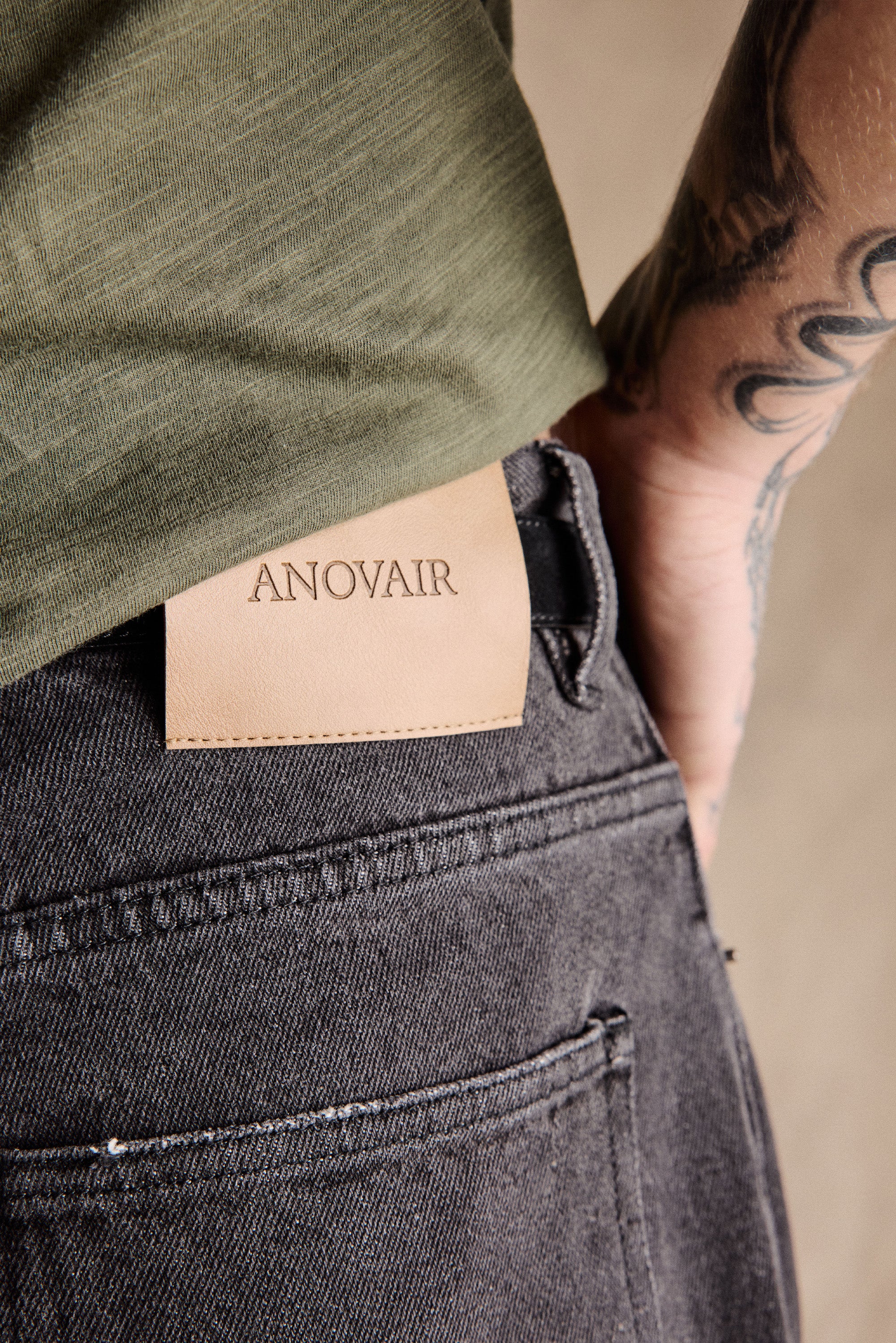 Carol Relaxed Straight Leg Jeans | Charcoal – Anovair